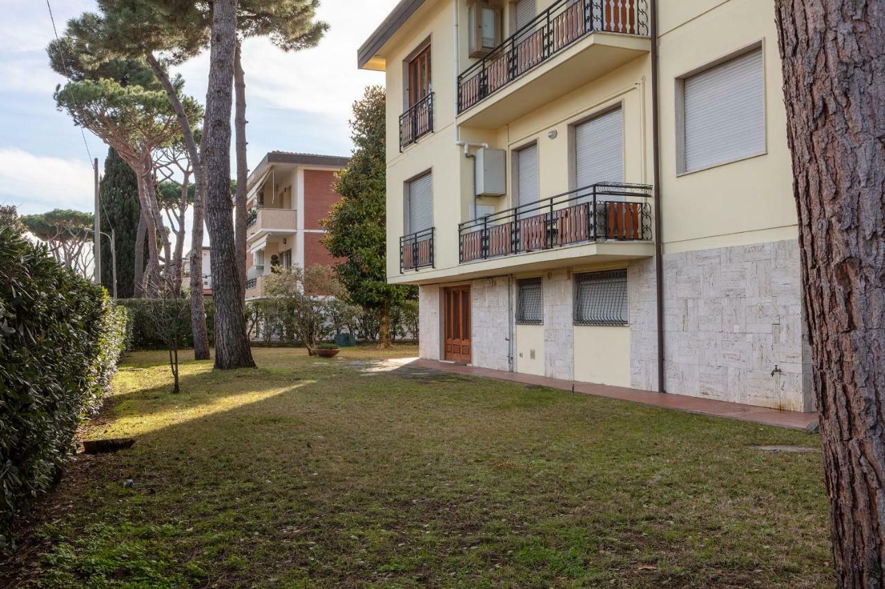 Appartamento Tina Lido di Camaiore Exteriör bild
